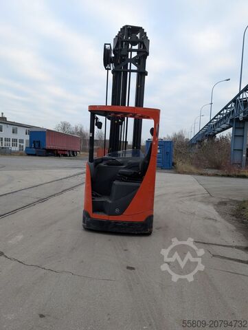 Schubmaststapler BT RRE 160 E // Triplex //