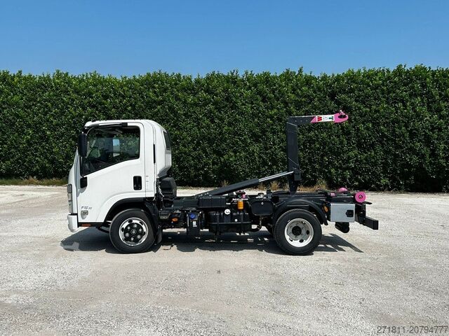 Abrollkipper ISUZU ISUZU P75 NUOVO SCARRABILE