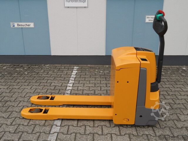 Niederhubwagen Jungheinrich EJE 220 - NEUE Batterie - wenig Stunden