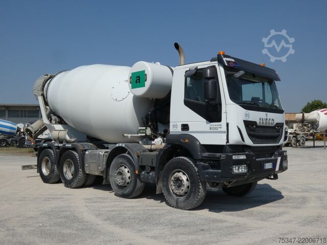 Concrete mixer truck Iveco TRAKKER 500