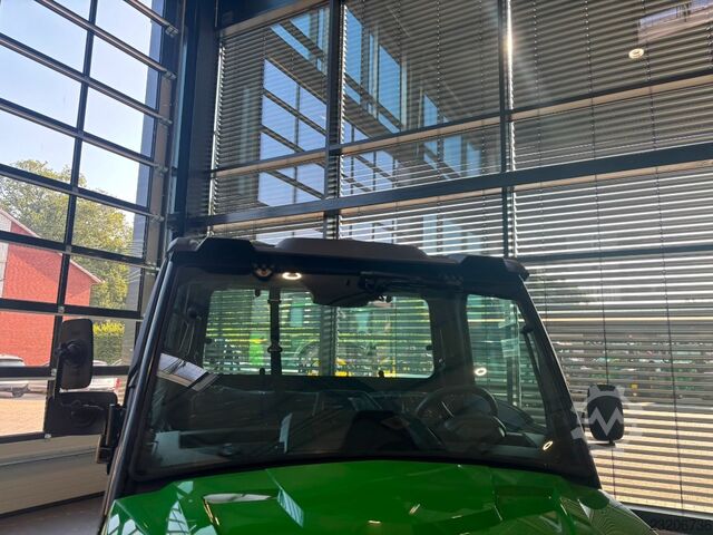 John Deere Gator XUV875M *Diesel* John Deere Gator XUV875M *Diesel*