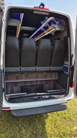 Minibus MERCEDES-BENZ 519  Allrad 4 x 4 Lagerfahrzeug Stock 20 Sitzer