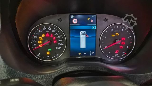Minibus MERCEDES-BENZ 519  Allrad 4 x 4 Lagerfahrzeug Stock 20 Sitzer