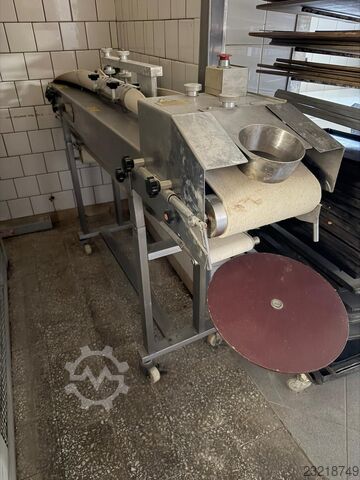 Maschine zur Herstellung von Brezeln oder Bagels  