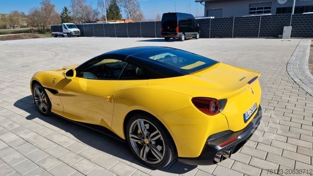 Van FERRARI Portofino