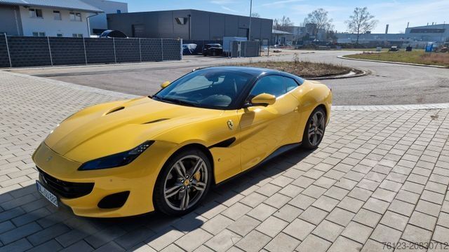 Van FERRARI Portofino