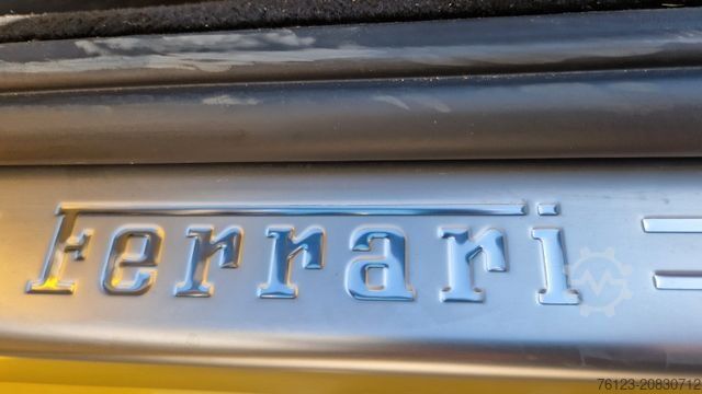 Van FERRARI Portofino