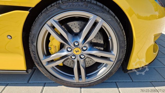 Van FERRARI Portofino