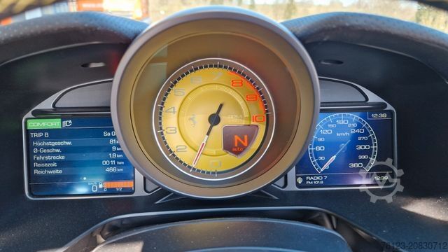 Van FERRARI Portofino