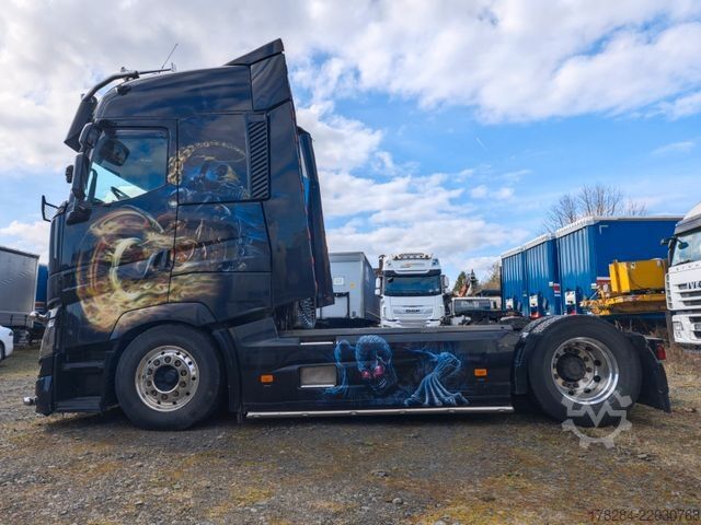 Standard tractor unit RENAULT T520 High Edition Show Truck Vollausstatt.