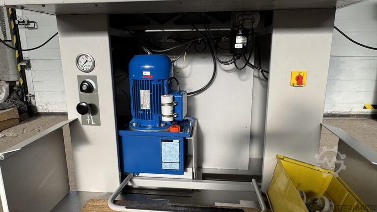 Paper cutting machine EBA 551-06