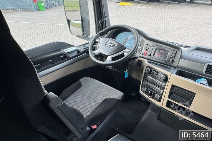 Standard-SZM MAN TGX 18.460 XLX, Euro 6, / Retarder / 2 Tanks / ...