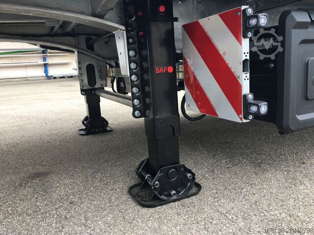 Open semitrailer Fliegl 3-Achs Plateau Sattel SDS 380 Mega