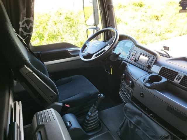 Flatbed truck with tarp MAN TGM 15.290 BL Curtainside-Edscha, 1.Hand