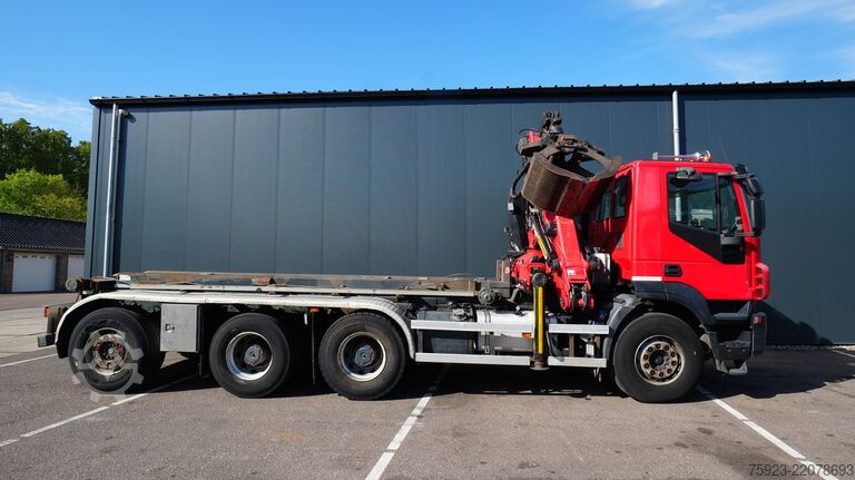 Crane truck Iveco Trakker 410 8x4 Cable system with Crane