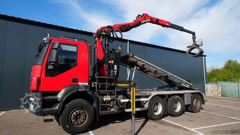 Crane truck Iveco Trakker 410 8x4 Cable system with Crane