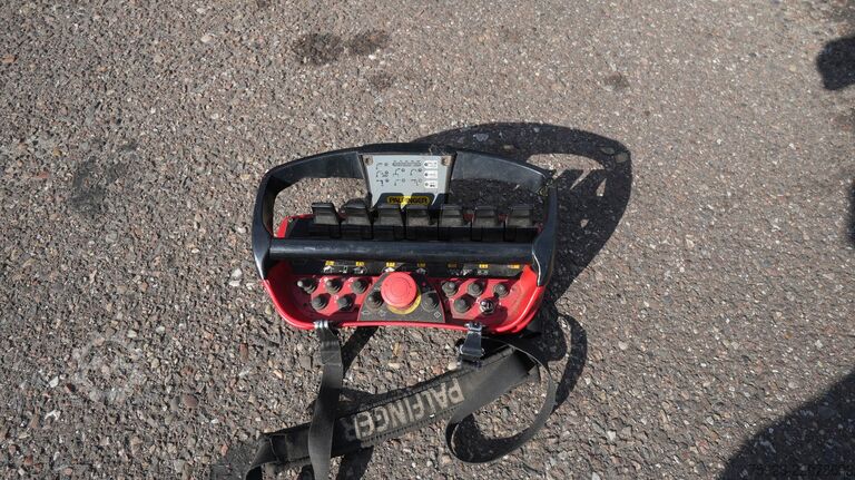 Crane truck Iveco Trakker 410 8x4 Cable system with Crane