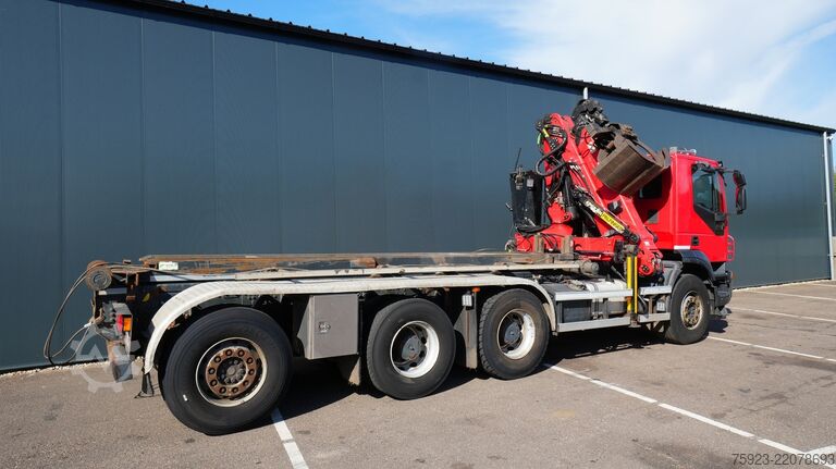 Crane truck Iveco Trakker 410 8x4 Cable system with Crane