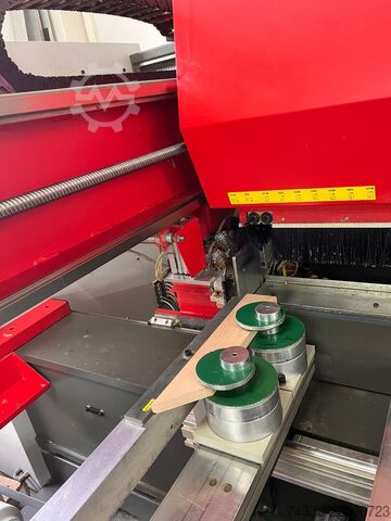 NC-controlled dowel drilling machine Gannomat Matrix 250/70