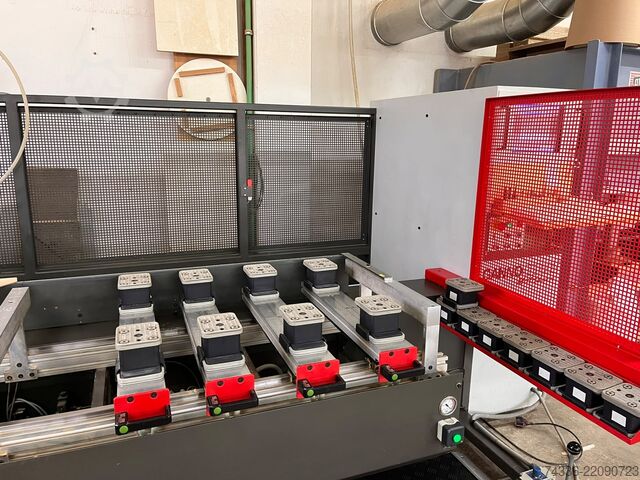 NC-controlled dowel drilling machine Gannomat Matrix 250/70