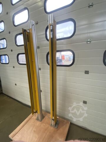 Multi-beam safety light curtain, 1 transmitter + 1 receiver + 2 reflectors, mirror column, device ho FIESSLER ULVT 1500/105 S + ULVT 1500 / 105 E