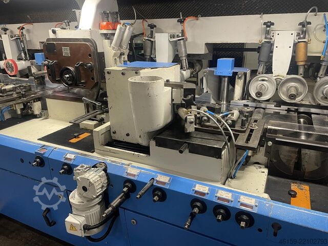 Moulder Leadermac not Weinig Speedmac  (9 spindle) 70m/min