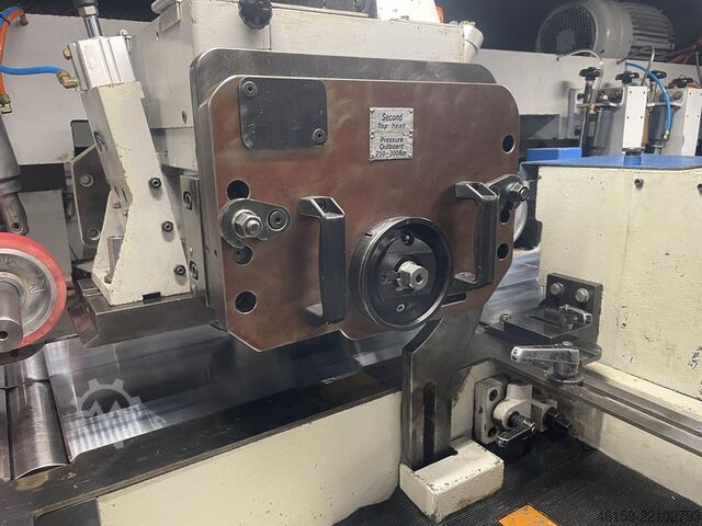 Moulder Leadermac not Weinig Speedmac  (9 spindle) 70m/min