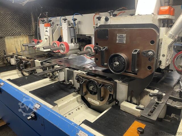 Moulder Leadermac not Weinig Speedmac  (9 spindle) 70m/min