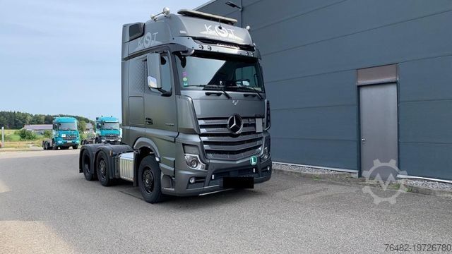 Standard tractor unit MERCEDES-BENZ Actros Edition 2 BiXenon KlimaA Navi Massage