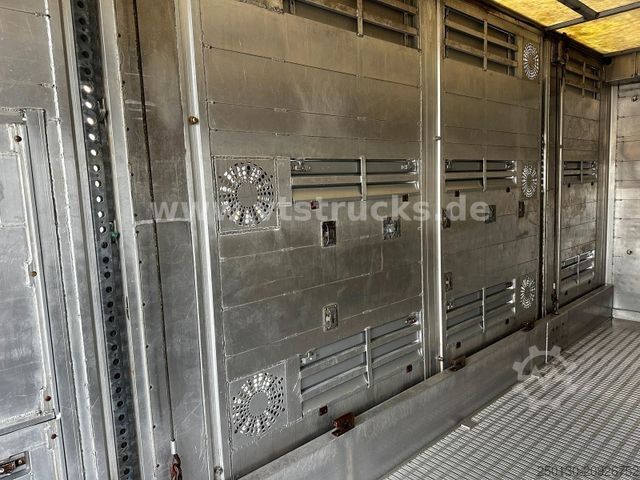 Cattle truck DAF CF 320 4x2 EU6c FINKL 2.Stock Viehtransporter