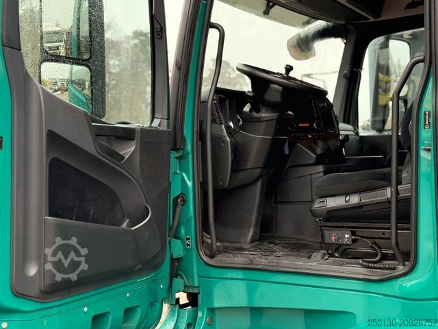 Logging truck MERCEDES-BENZ Arocs 2546 BL 6x4HAD Palfinger LK + Janzen T19