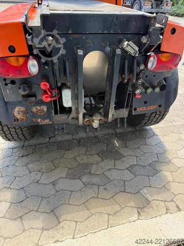 Municipal vehicle / implement carrier Holder C270