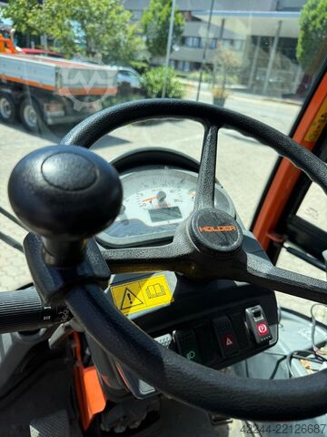 Municipal vehicle / implement carrier Holder C270