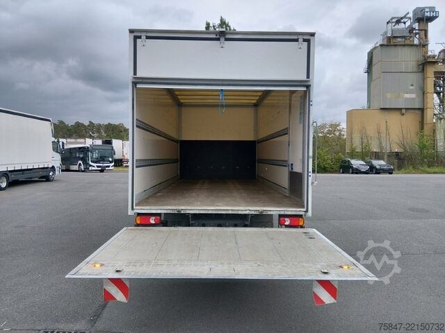 Box truck Iveco EuroCargo ML 75 E 19/P LBW Türe im Koffe