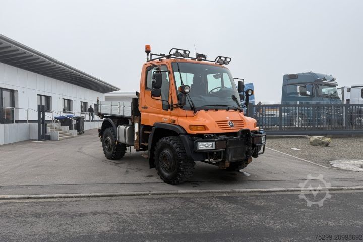 Dreiseitenkipper LKW Mercedes-Benz Unimog U 400 4x4 / Swiss-Vehicle