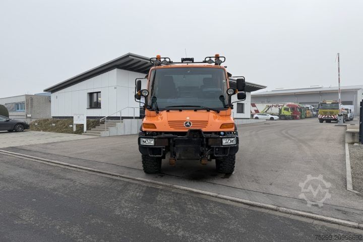 Dreiseitenkipper LKW Mercedes-Benz Unimog U 400 4x4 / Swiss-Vehicle