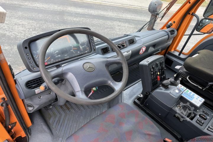 Dreiseitenkipper LKW Mercedes-Benz Unimog U 400 4x4 / Swiss-Vehicle