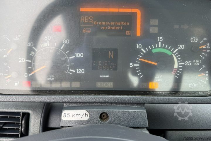 Dreiseitenkipper LKW Mercedes-Benz Unimog U 400 4x4 / Swiss-Vehicle