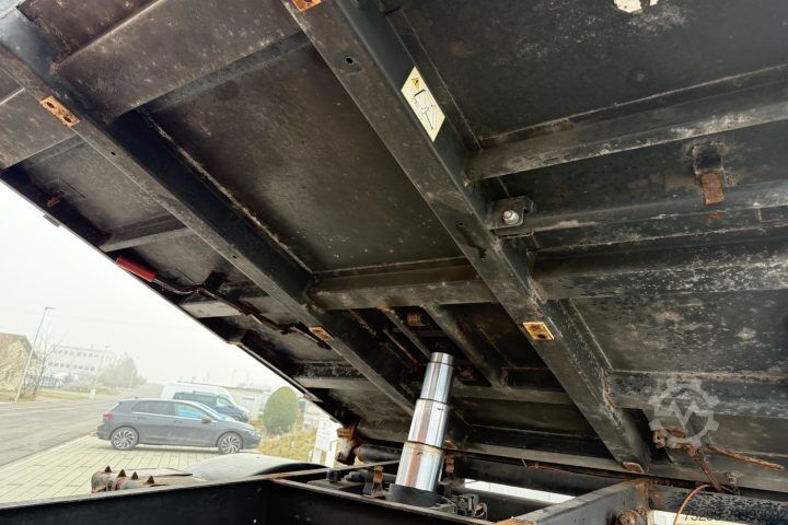 Dreiseitenkipper LKW Mercedes-Benz Unimog U 400 4x4 / Swiss-Vehicle