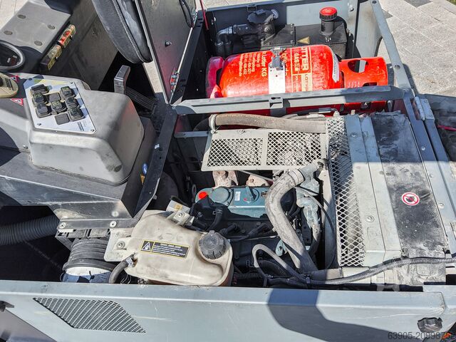 Warehouse technology Kärcher KM130/300RLPG