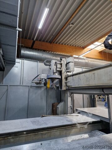 CNC machining center MAKA MM 7t
