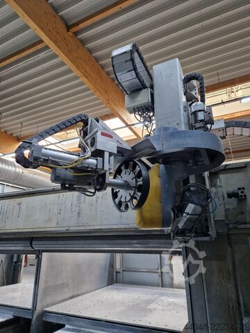 CNC machining center MAKA MM 7t
