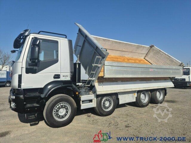 Three-sided tipper truck Iveco 340T50 Trakker 8x4 Bordmatik Links/Rechts/Hinten