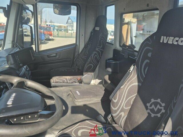 Three-sided tipper truck Iveco 340T50 Trakker 8x4 Bordmatik Links/Rechts/Hinten