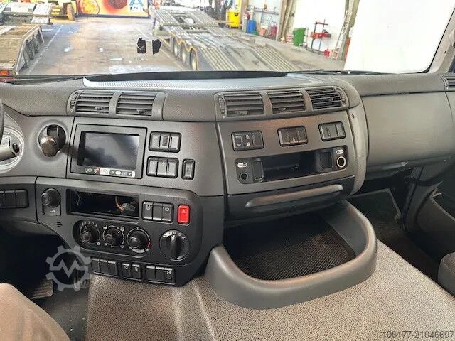 Standard-SZM DAF CF 400