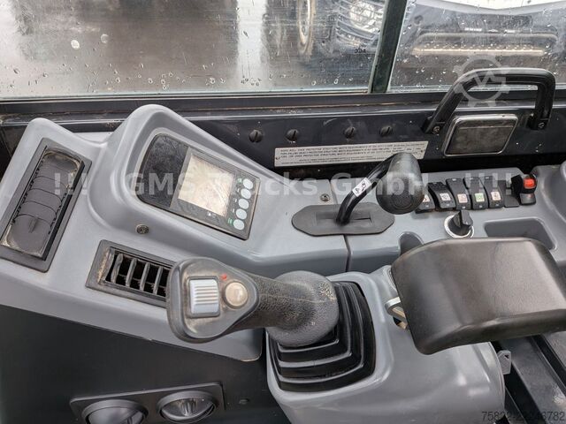 Mini excavator YANMAR VIO 33 - 6 / Lehnhoff MS03 / 3 Löffel / D-Masch