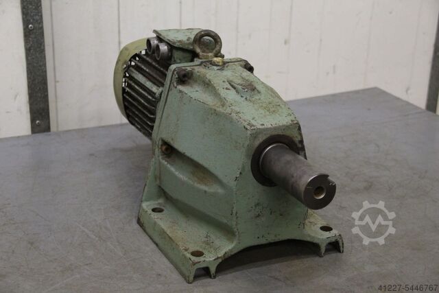 Gear motor 0.3/0.55 kW 16/31.5 rpm VEM ZG3KMR80K8-4