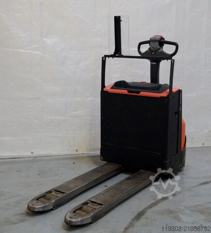 Niederhubwagen Toyota LWE 200