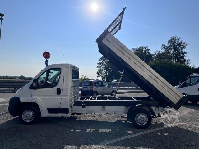 Dreiseitenkipper LKW Peugeot BOXER