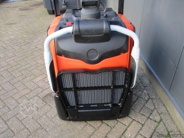 Niederhubwagen TOYOTA LPE250